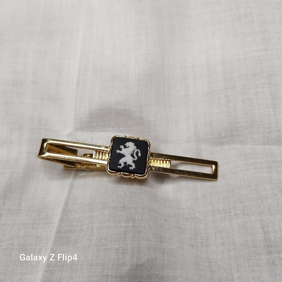 VINTAGE WEDGWOOD TIE CLIP Pat# 2164082 MADE IN ENGLAND - Picture 1 of 6
